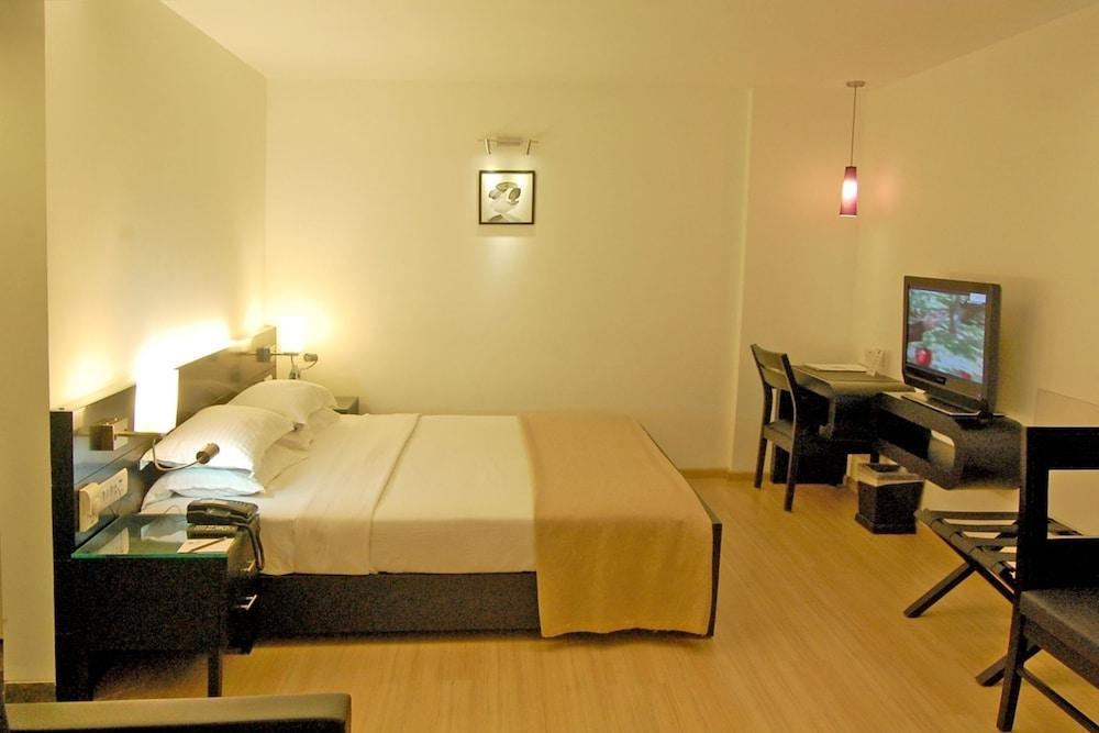 Comfort Inn Sunset Ahmedabad Extérieur photo