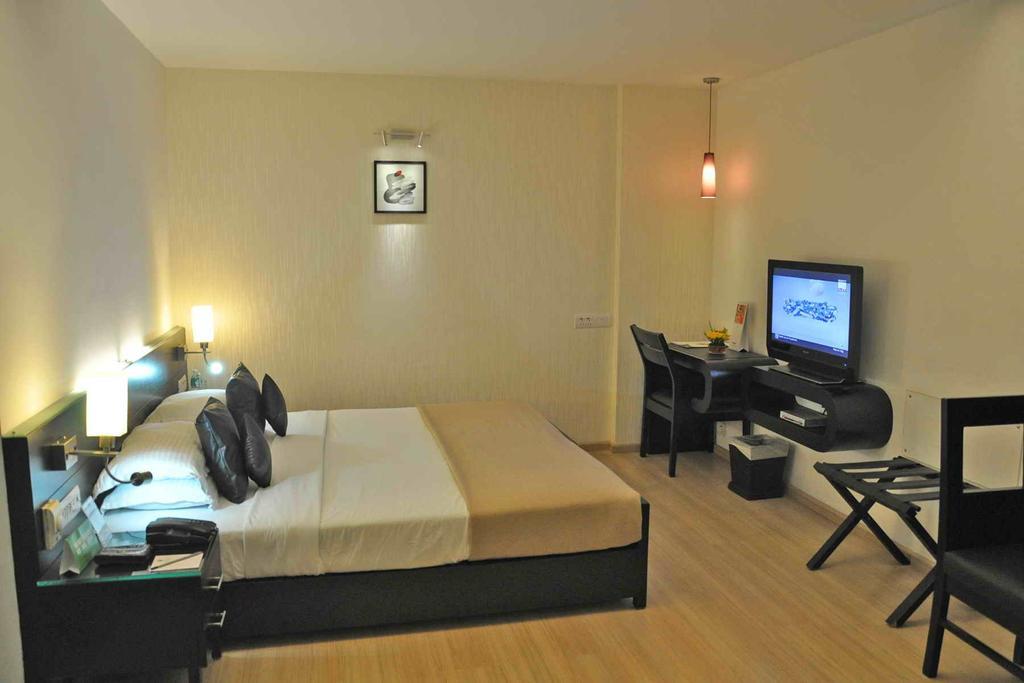 Comfort Inn Sunset Ahmedabad Extérieur photo