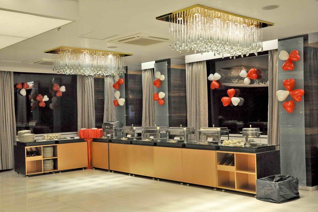 Comfort Inn Sunset Ahmedabad Extérieur photo