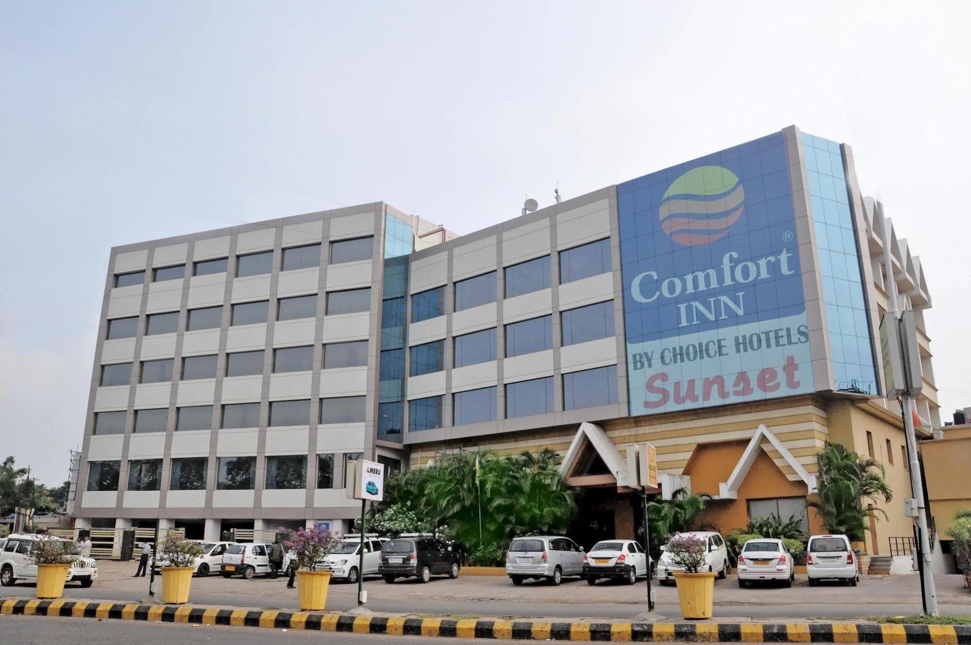 Comfort Inn Sunset Ahmedabad Extérieur photo