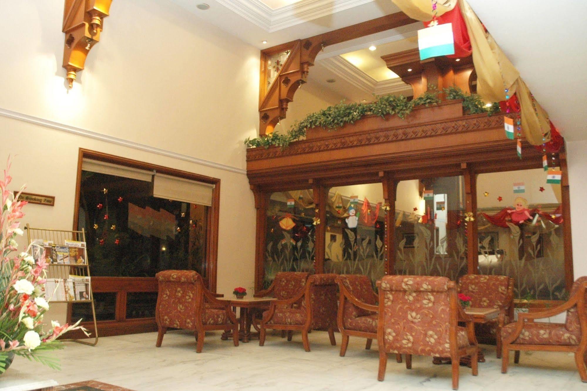Comfort Inn Sunset Ahmedabad Extérieur photo